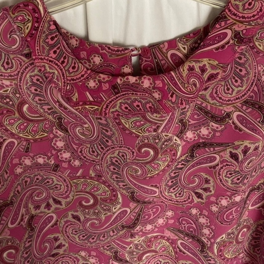 NOTIONS Sz-L Silky/Soft Paisley Tank-top, 1 Back 🗝️Hole Button- Good Used Shape - Picture 11 of 16